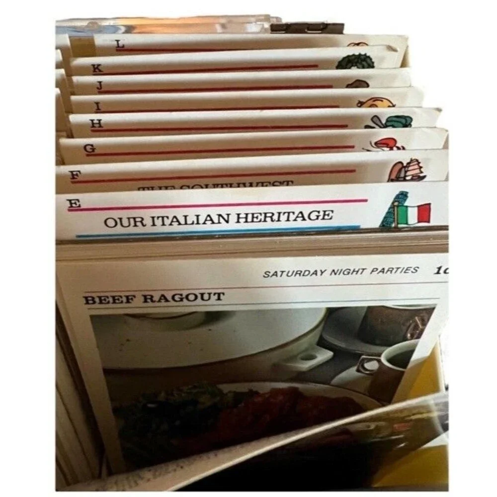 VTG 1973 McCall's Great American Recipe Card Collection 100's of Tasty Recipes!